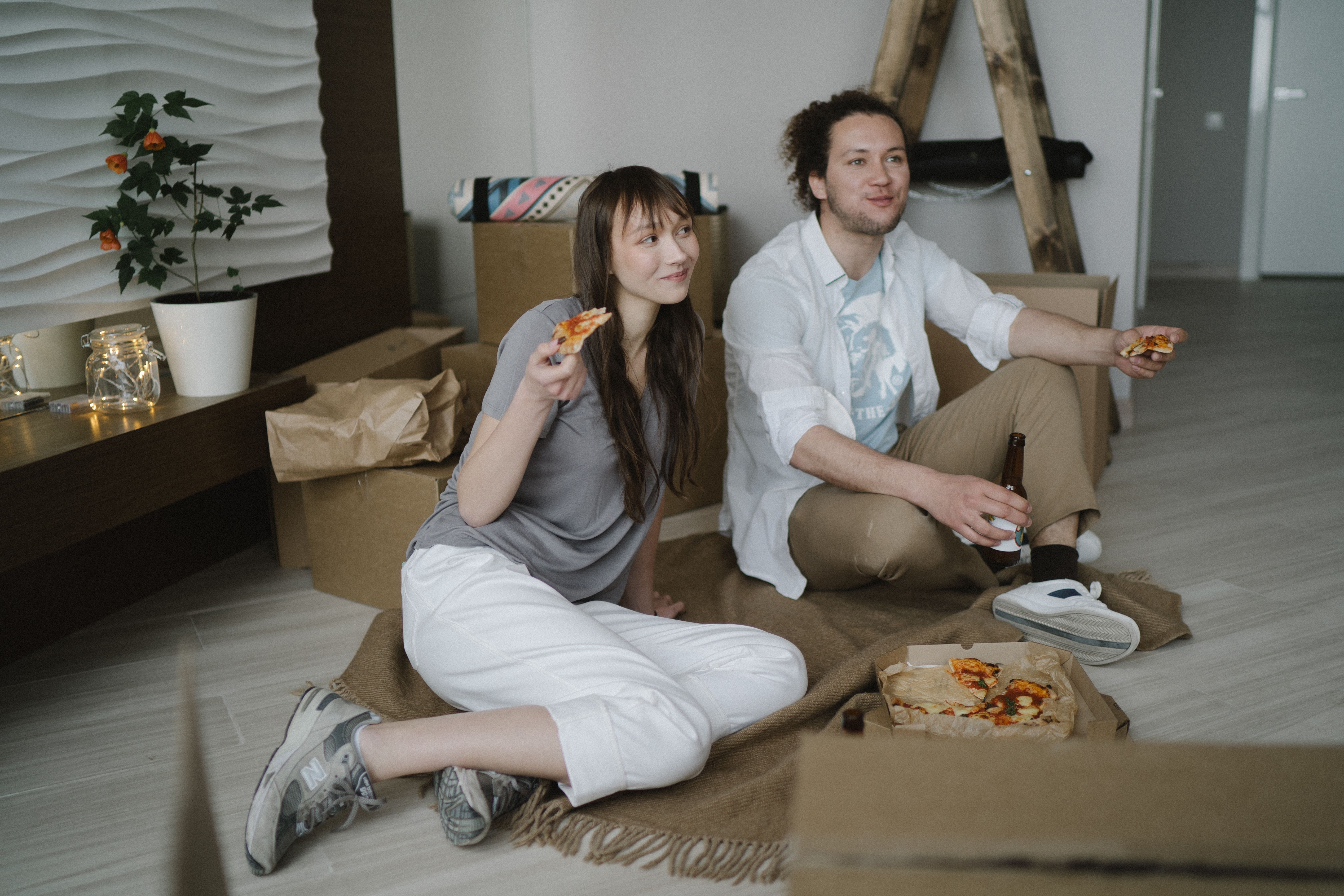 Pizza auf dem Boden